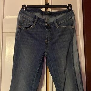 Super cute Vera Wang Capri